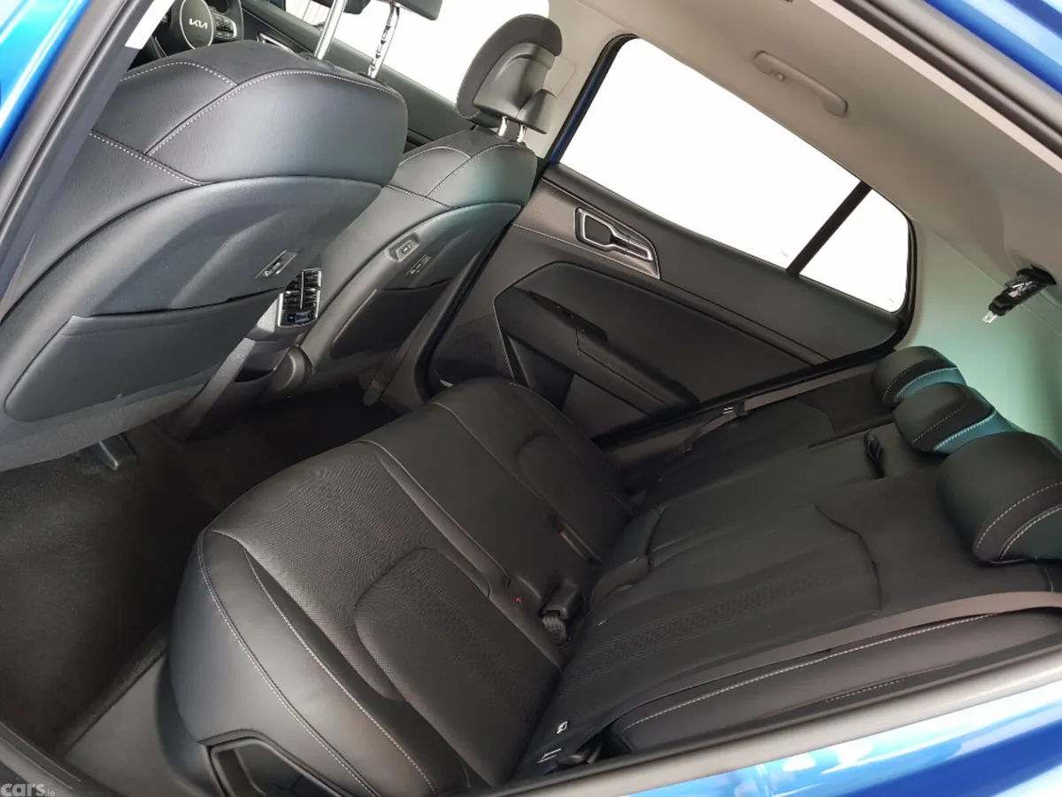 Kia Sportage MPV, Petrol Plug-in Hybrid, 2026, Blue