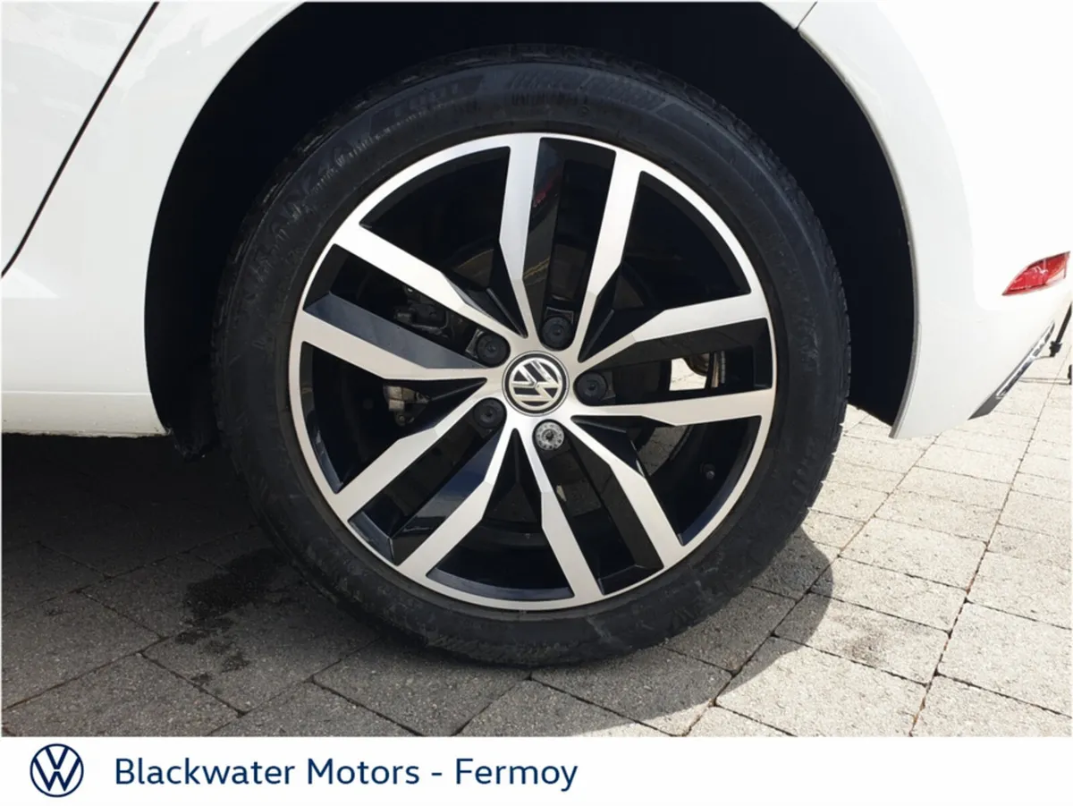 Volkswagen Golf Hatchback, Petrol, 2019, White