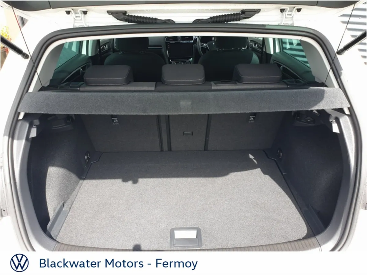 Volkswagen Golf Hatchback, Petrol, 2019, White