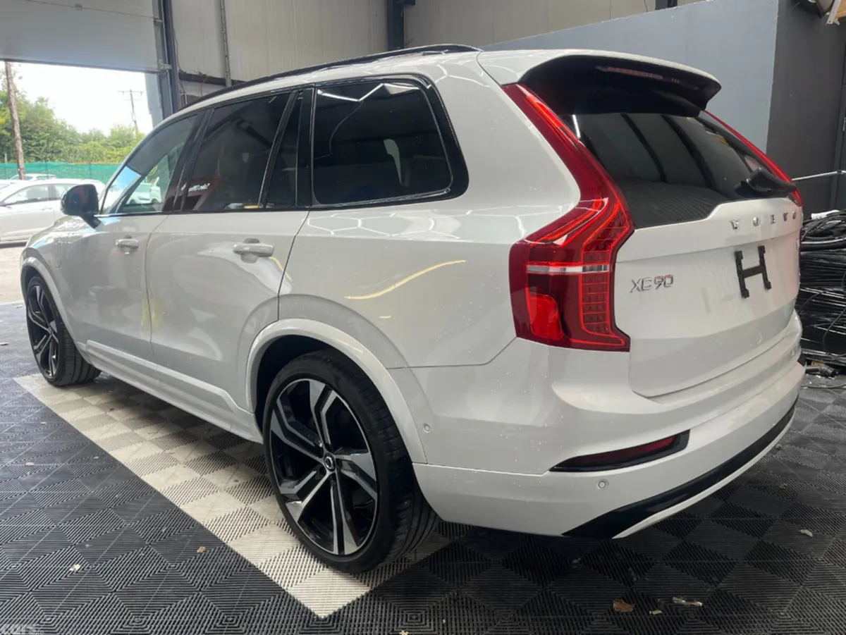 Volvo XC90 SUV, Petrol Hybrid, 2023, White