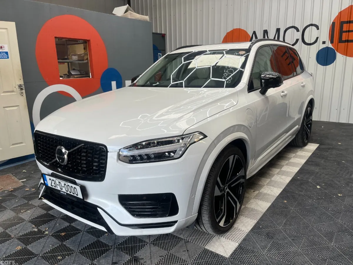 Volvo XC90 SUV, Petrol Hybrid, 2023, White