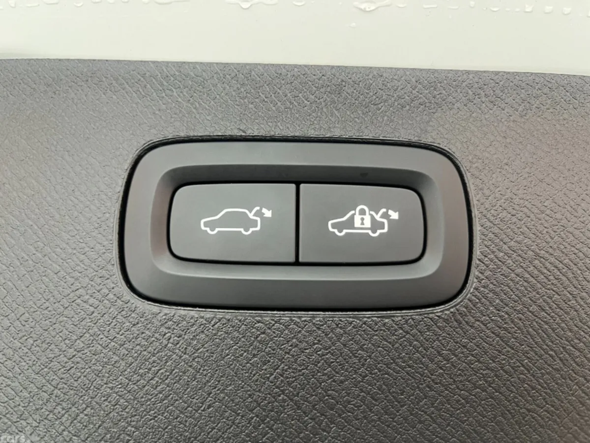 Volvo XC90 SUV, Petrol Hybrid, 2023, White