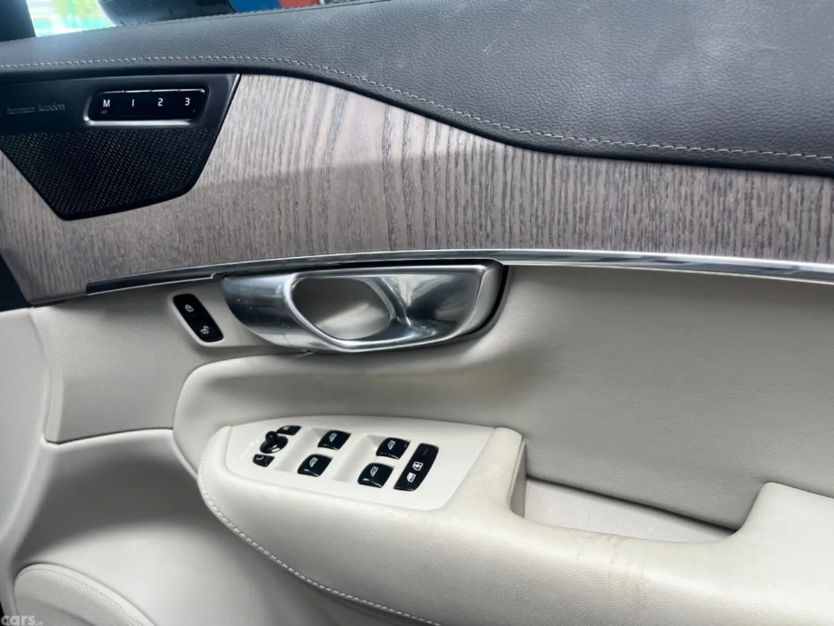 Volvo XC90 SUV, Petrol Hybrid, 2023, White