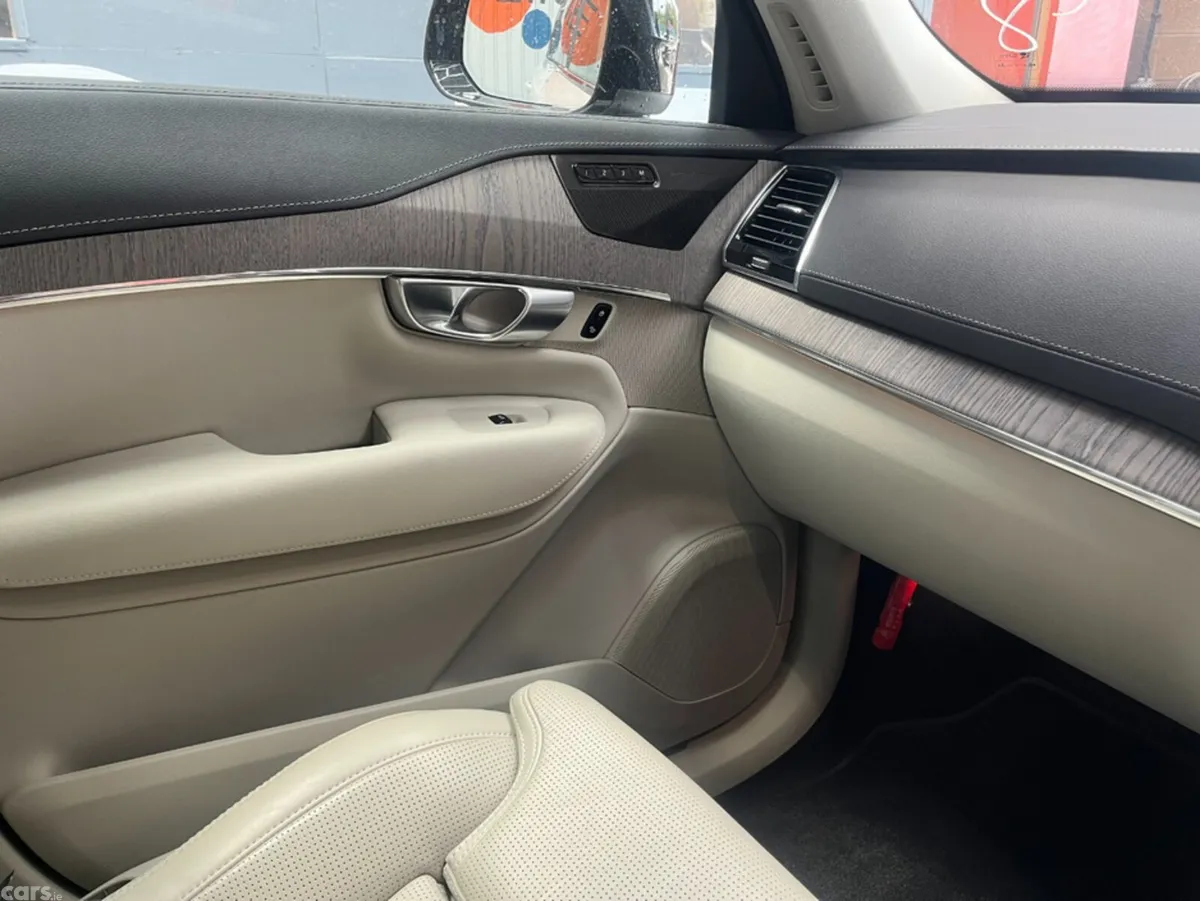 Volvo XC90 SUV, Petrol Hybrid, 2023, White