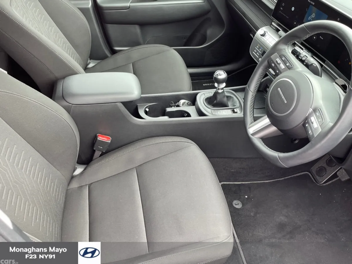 Hyundai KONA MPV, Petrol, 2023, Red