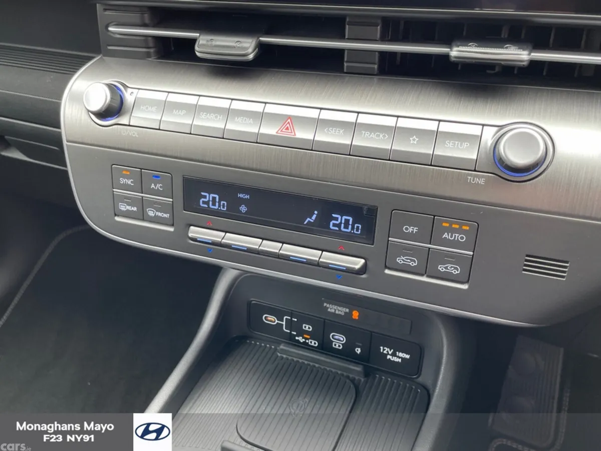 Hyundai KONA MPV, Petrol, 2023, Red