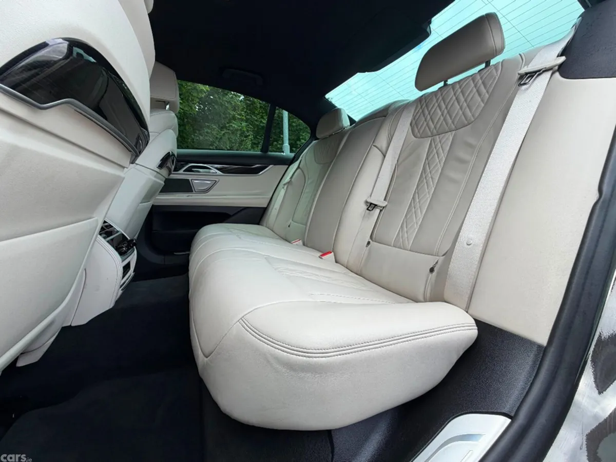 BMW 7-Series Saloon, Petrol Plug-in Hybrid, 2019, Grey