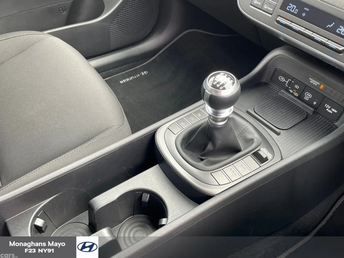 Hyundai KONA MPV, Petrol, 2023, Red