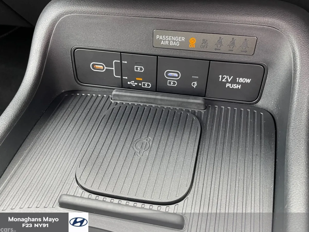 Hyundai KONA MPV, Petrol, 2023, Red