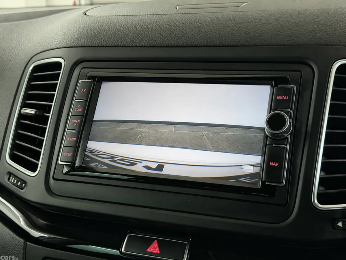 Volkswagen Sharan MPV, Petrol, 2021, White