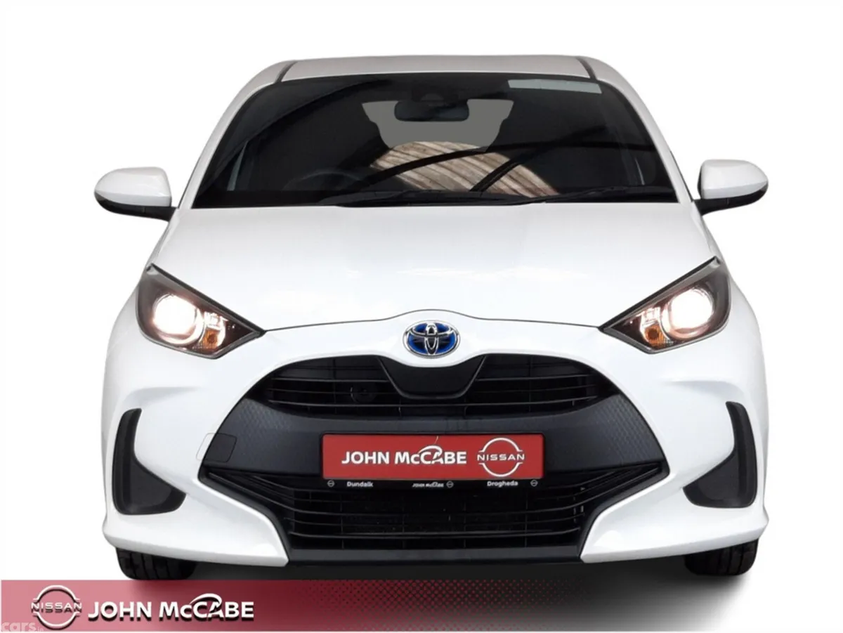 Toyota Yaris Hatchback, Petrol Hybrid, 2023, White