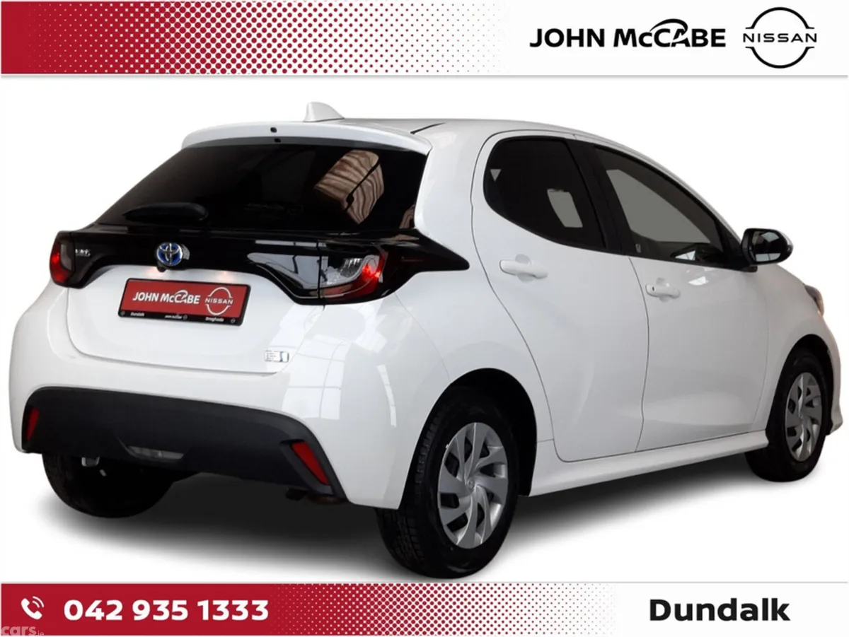 Toyota Yaris Hatchback, Petrol Hybrid, 2023, White