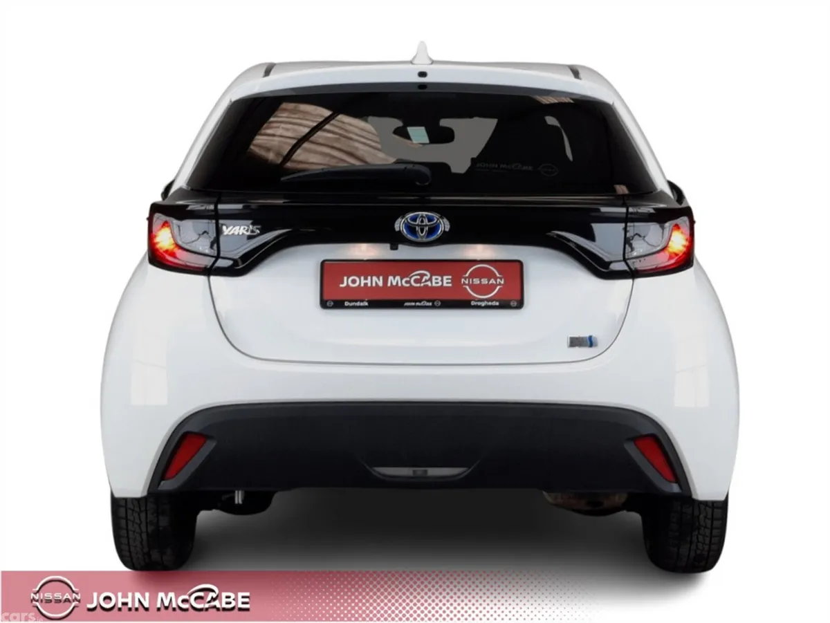 Toyota Yaris Hatchback, Petrol Hybrid, 2023, White