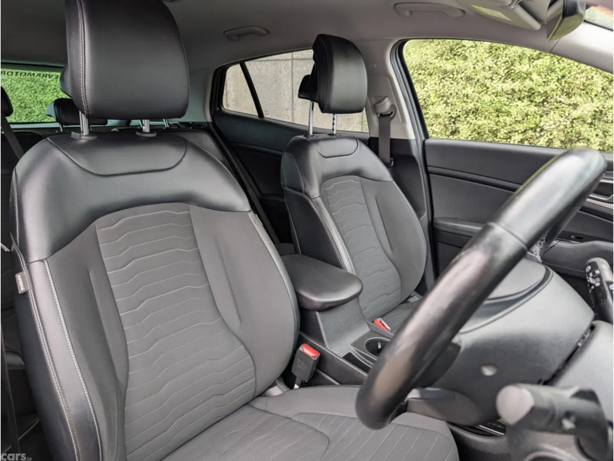 Kia Sportage MPV, Petrol Hybrid, 2023, Grey