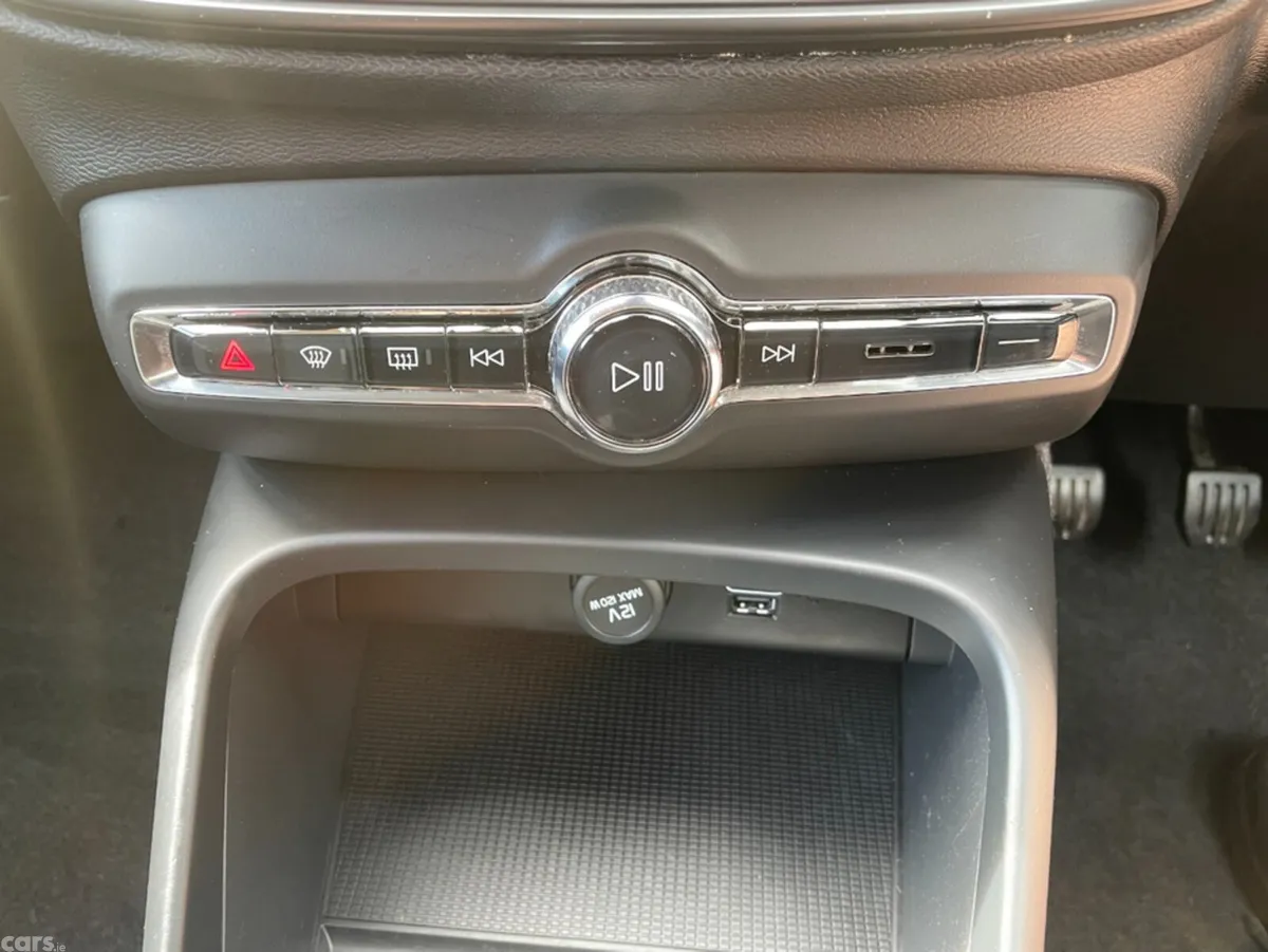 Volvo XC40 SUV, Petrol, 2020, Black