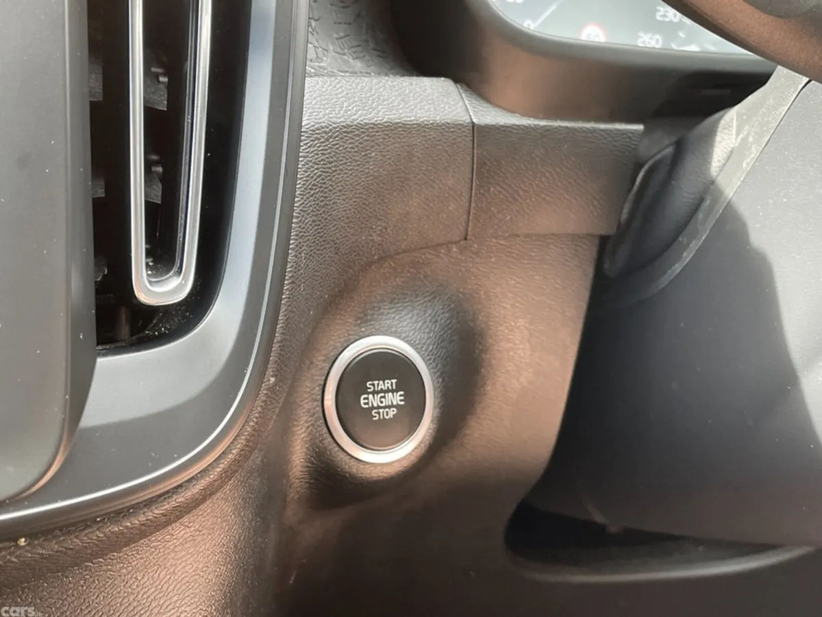 Volvo XC40 SUV, Petrol, 2020, Black