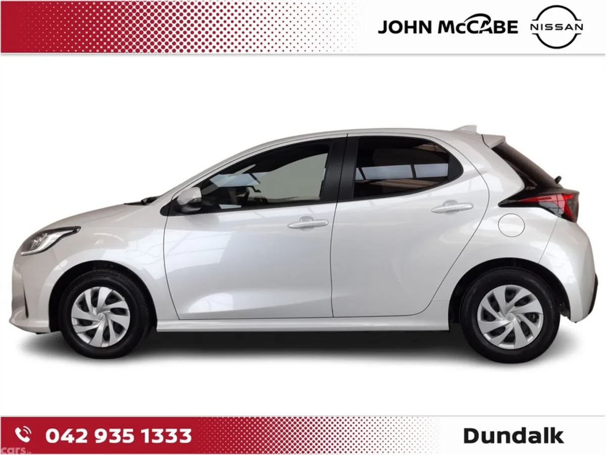 Toyota Yaris Hatchback, Petrol Hybrid, 2024, White