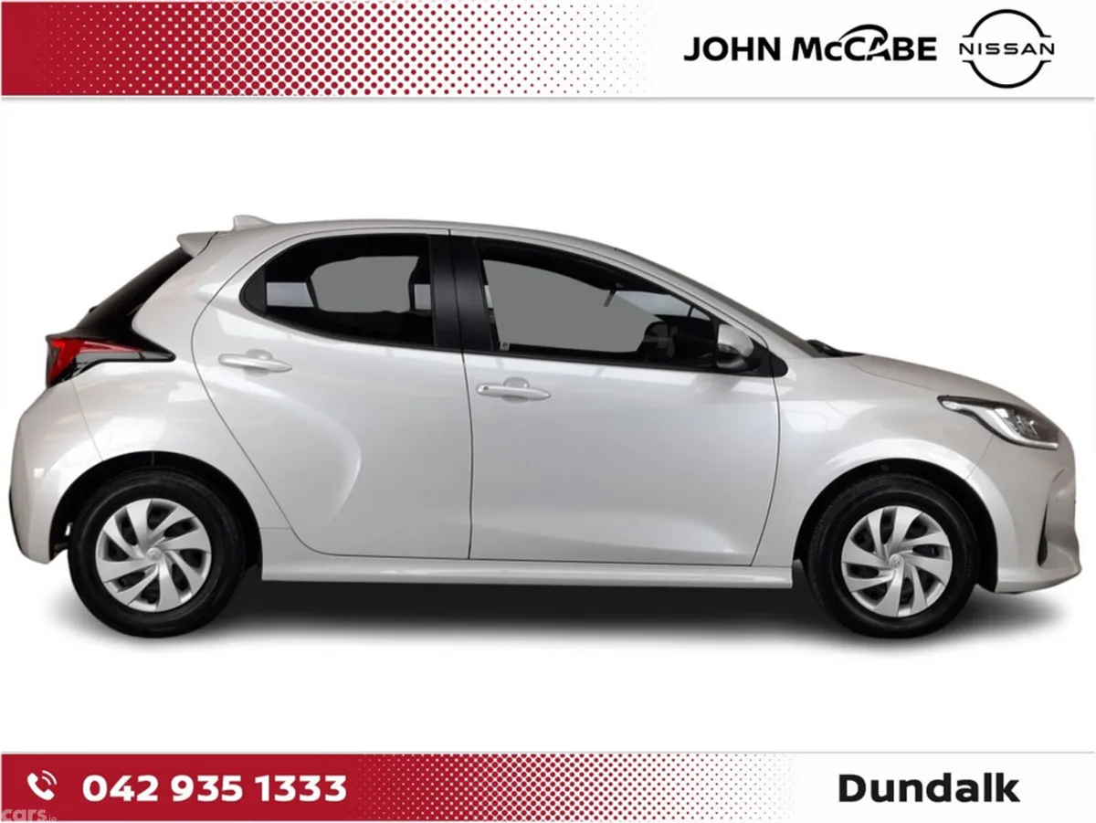 Toyota Yaris Hatchback, Petrol Hybrid, 2024, White