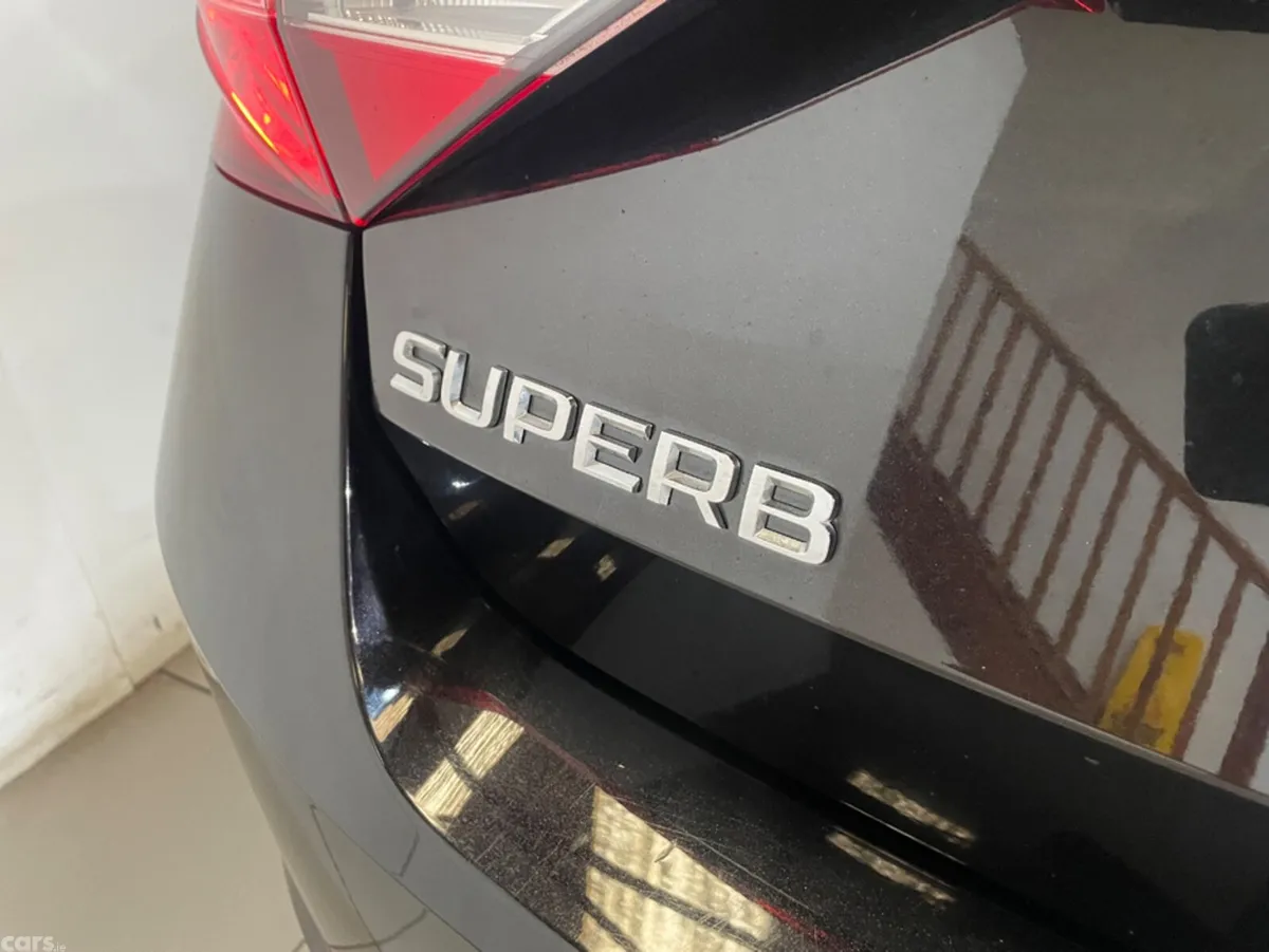 Skoda Superb Hatchback, Diesel, 2022, Black