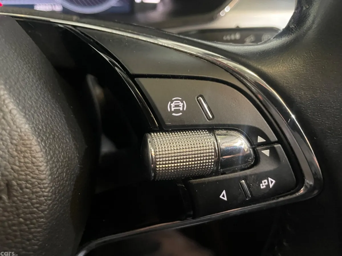 Skoda Superb Hatchback, Diesel, 2022, Black