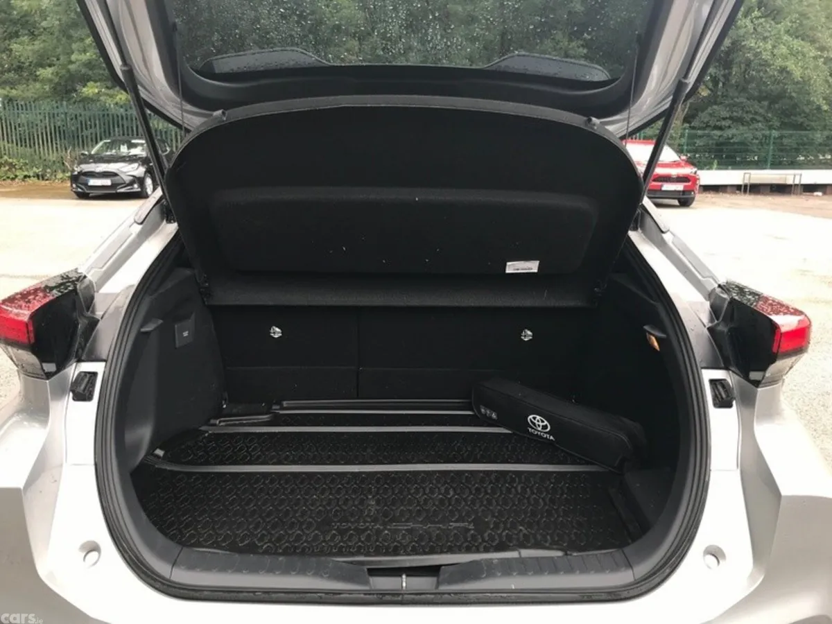 Toyota C-HR Hatchback, Petrol Plug-in Hybrid, 2024, Silver