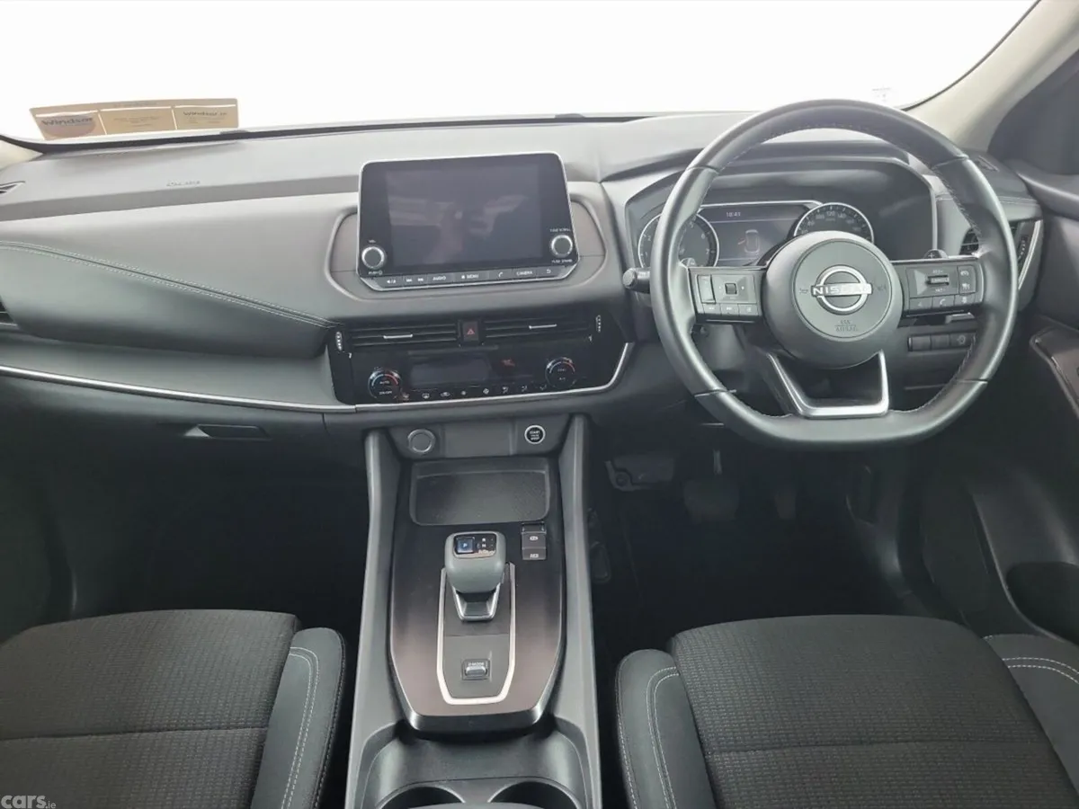Nissan Qashqai MPV, Petrol, 2025, Red