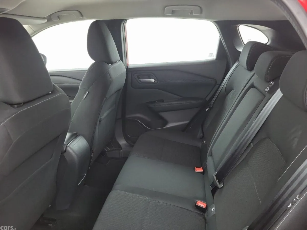 Nissan Qashqai MPV, Petrol, 2025, Red