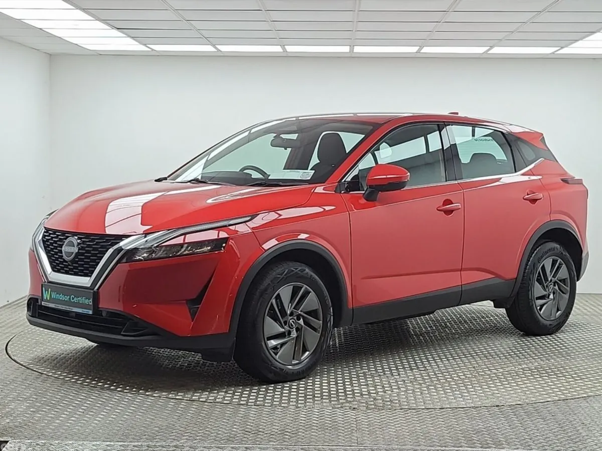 Nissan Qashqai MPV, Petrol, 2025, Red