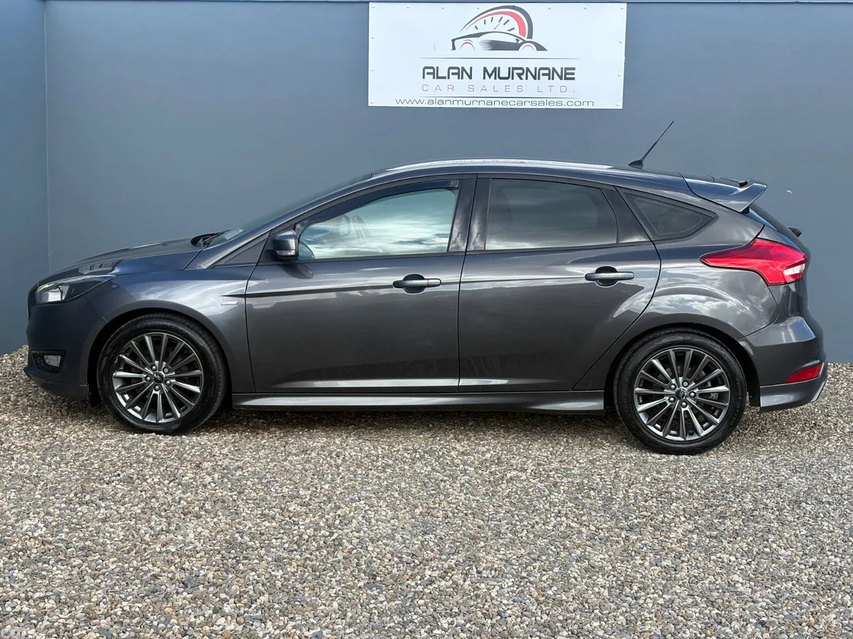 Ford Focus Hatchback, Diesel, 2017, Grey