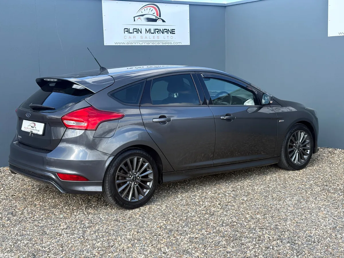 Ford Focus Hatchback, Diesel, 2017, Grey