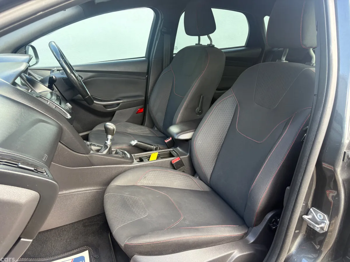 Ford Focus Hatchback, Diesel, 2017, Grey