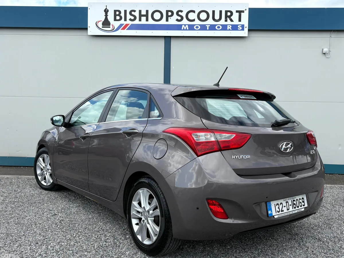 Hyundai i30 Hatchback, Diesel, 2013, Brown
