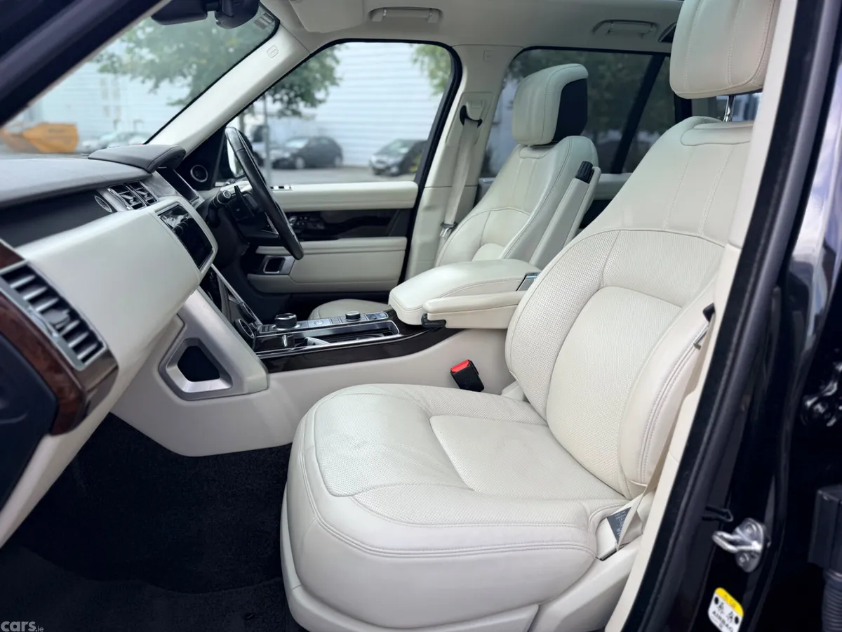 Land Rover Range Rover SUV, Petrol Plug-in Hybrid, 2020, Black