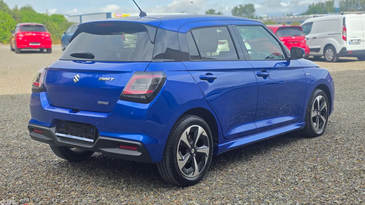 Suzuki Swift Hatchback, Petrol Hybrid, 2024, Blue