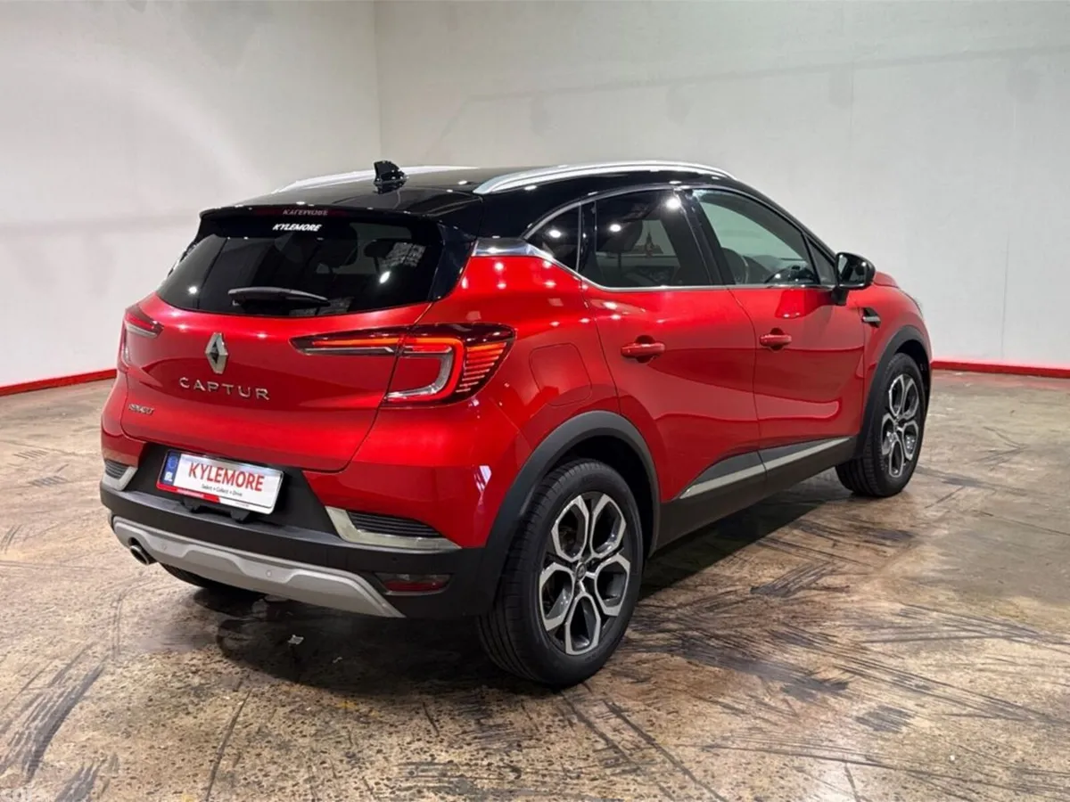 Renault Captur Hatchback, Petrol, 2021, Red