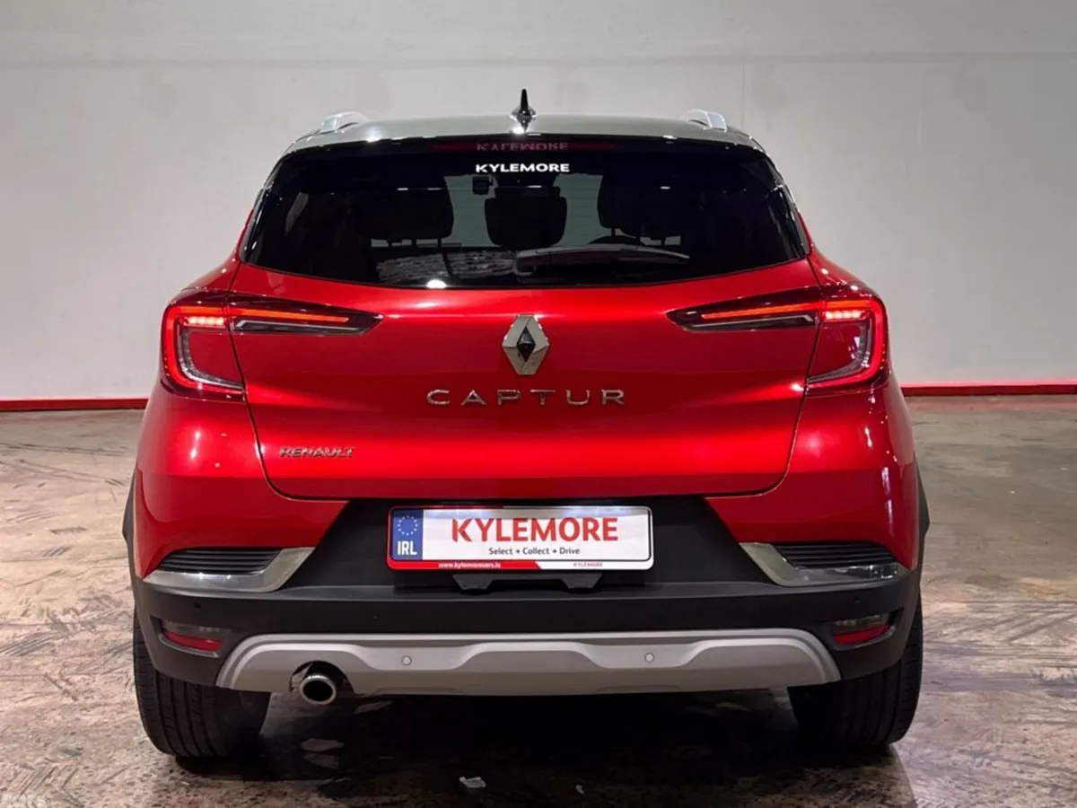 Renault Captur Hatchback, Petrol, 2021, Red