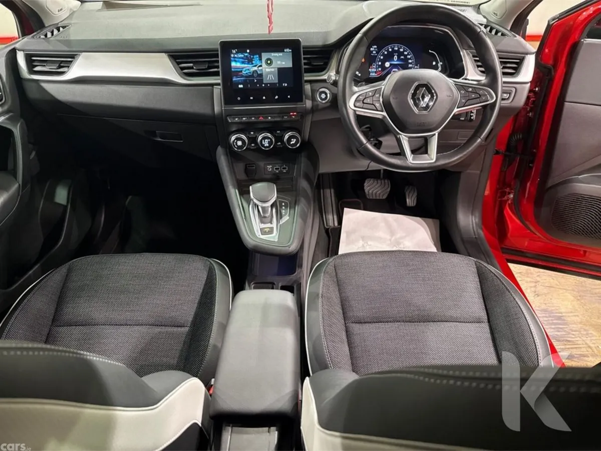 Renault Captur Hatchback, Petrol, 2021, Red