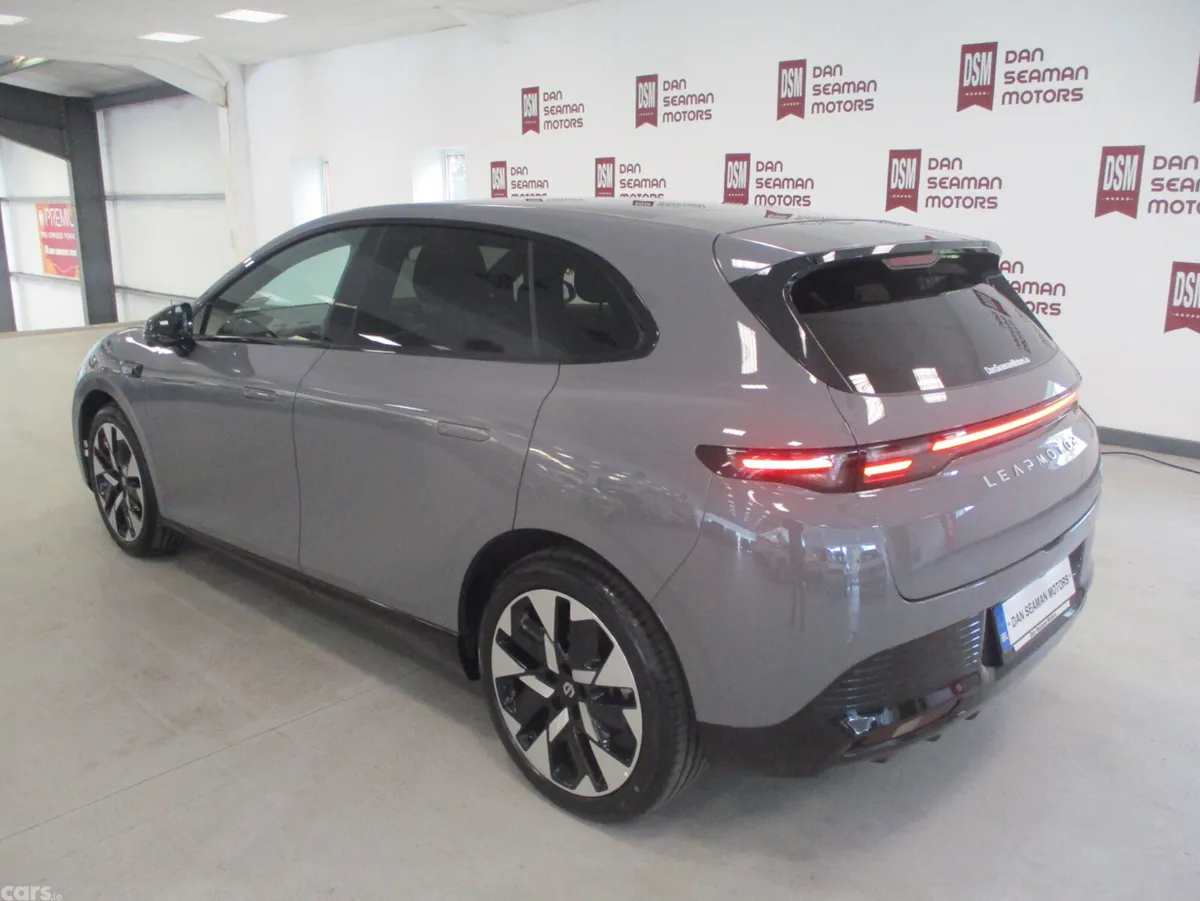 Leapmotor B05 Hatchback, Electric, 2027, Grey