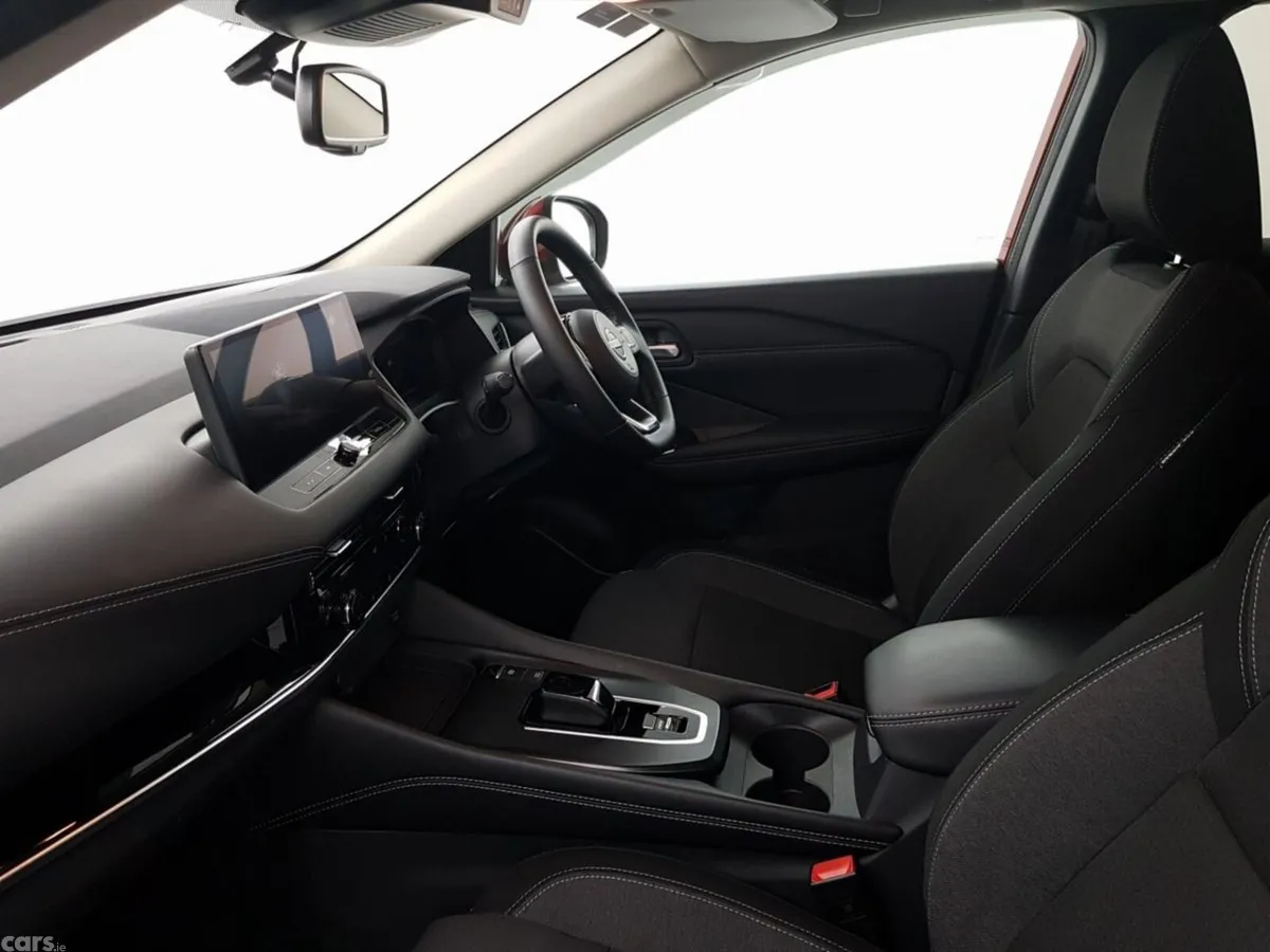 Nissan Qashqai MPV, Petrol Hybrid, 2025, Red