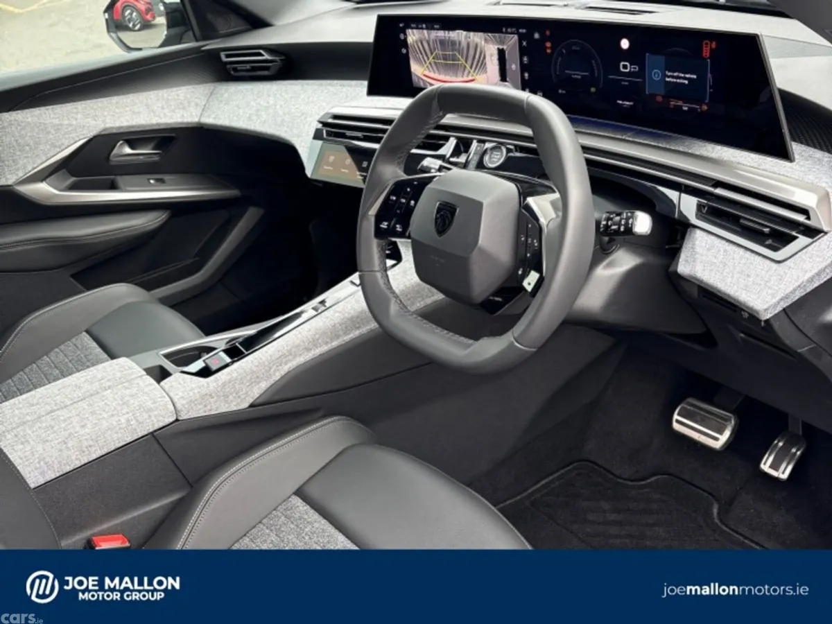 Peugeot 5008 MPV, Petrol, 2026, Grey