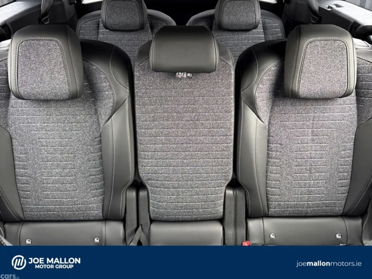 Peugeot 5008 MPV, Petrol, 2026, Grey