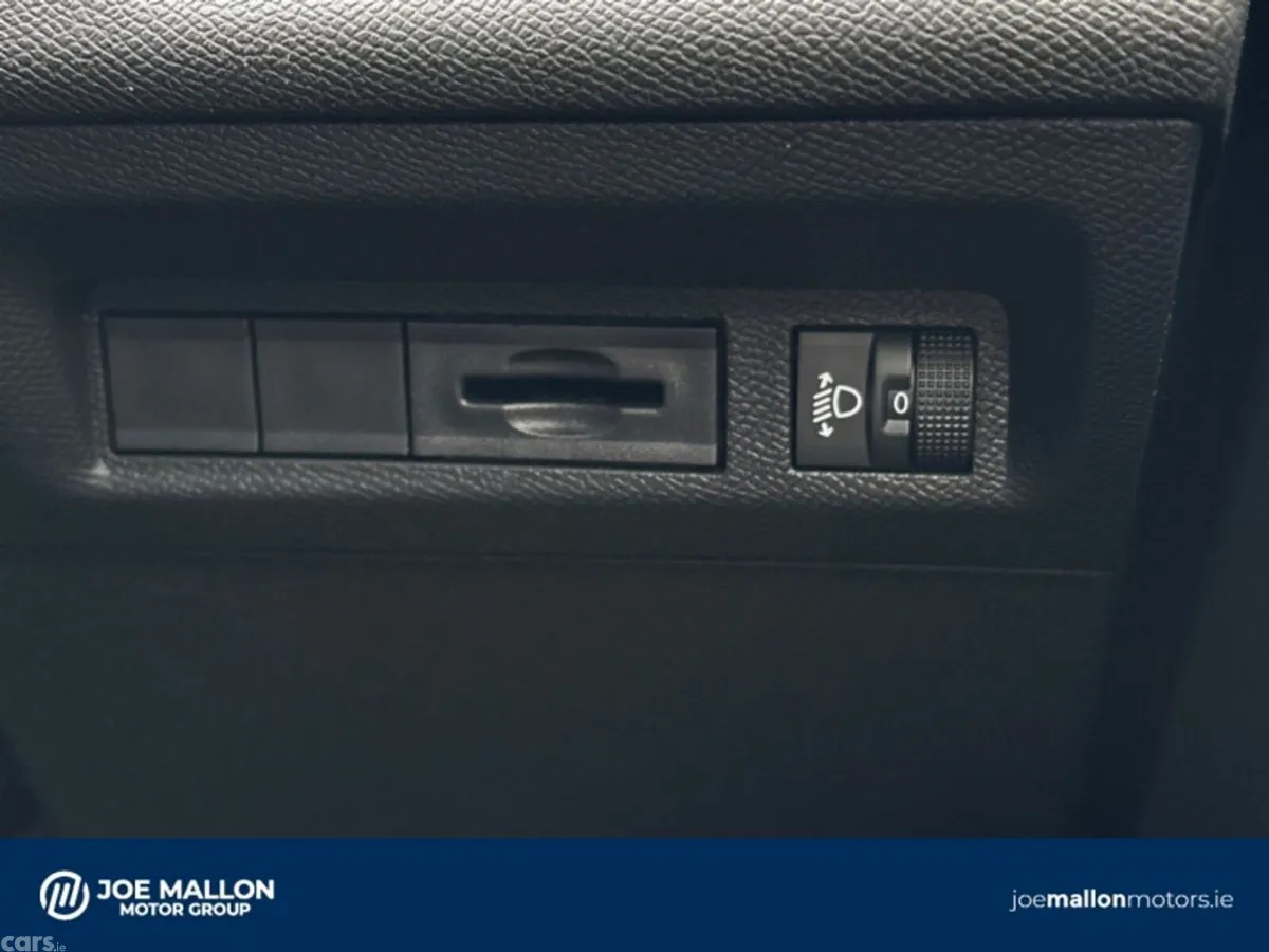 Peugeot 308 Hatchback, Petrol Hybrid, 2026, Red