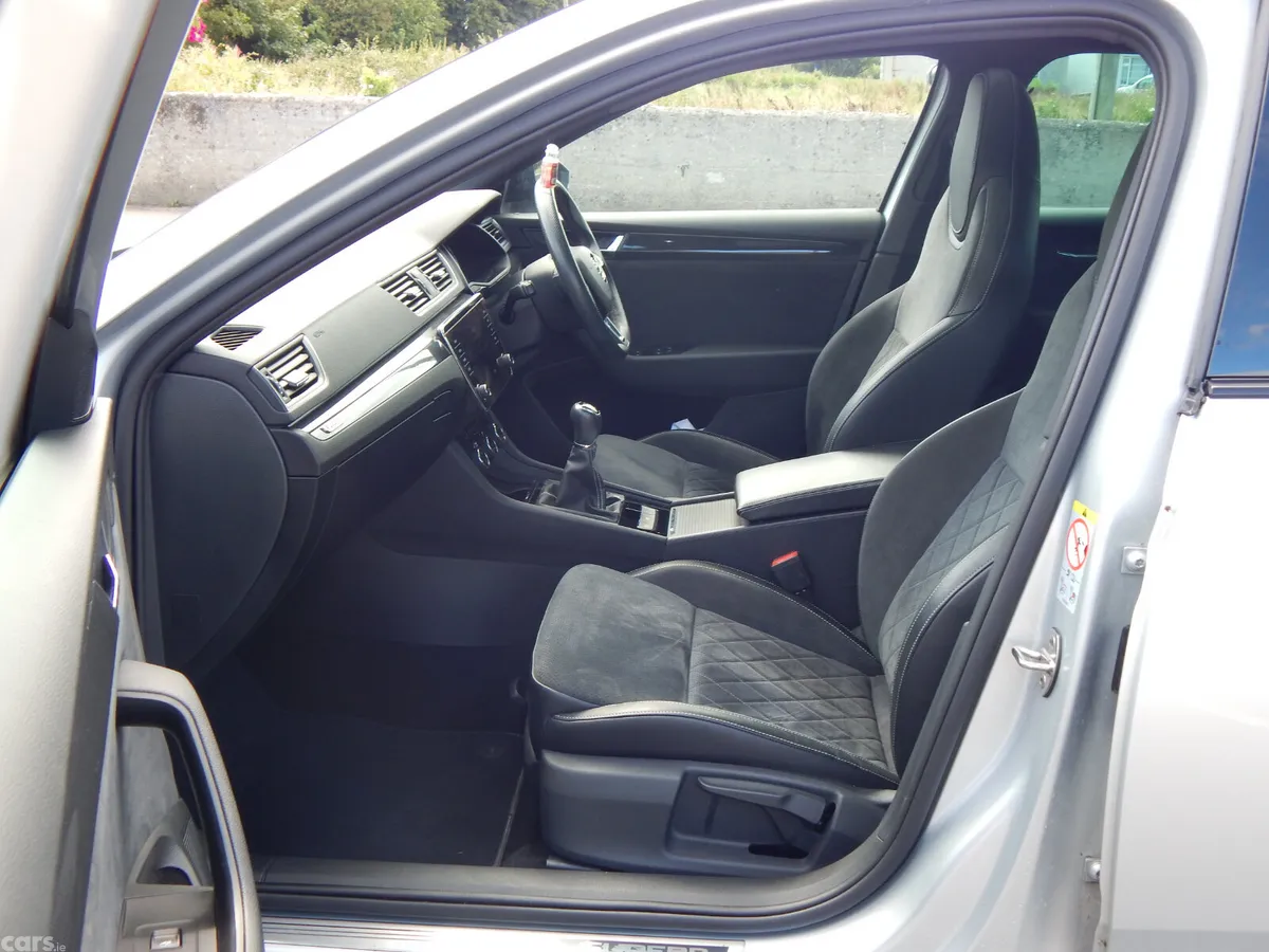 Skoda Superb Saloon, Diesel, 2019, Grey