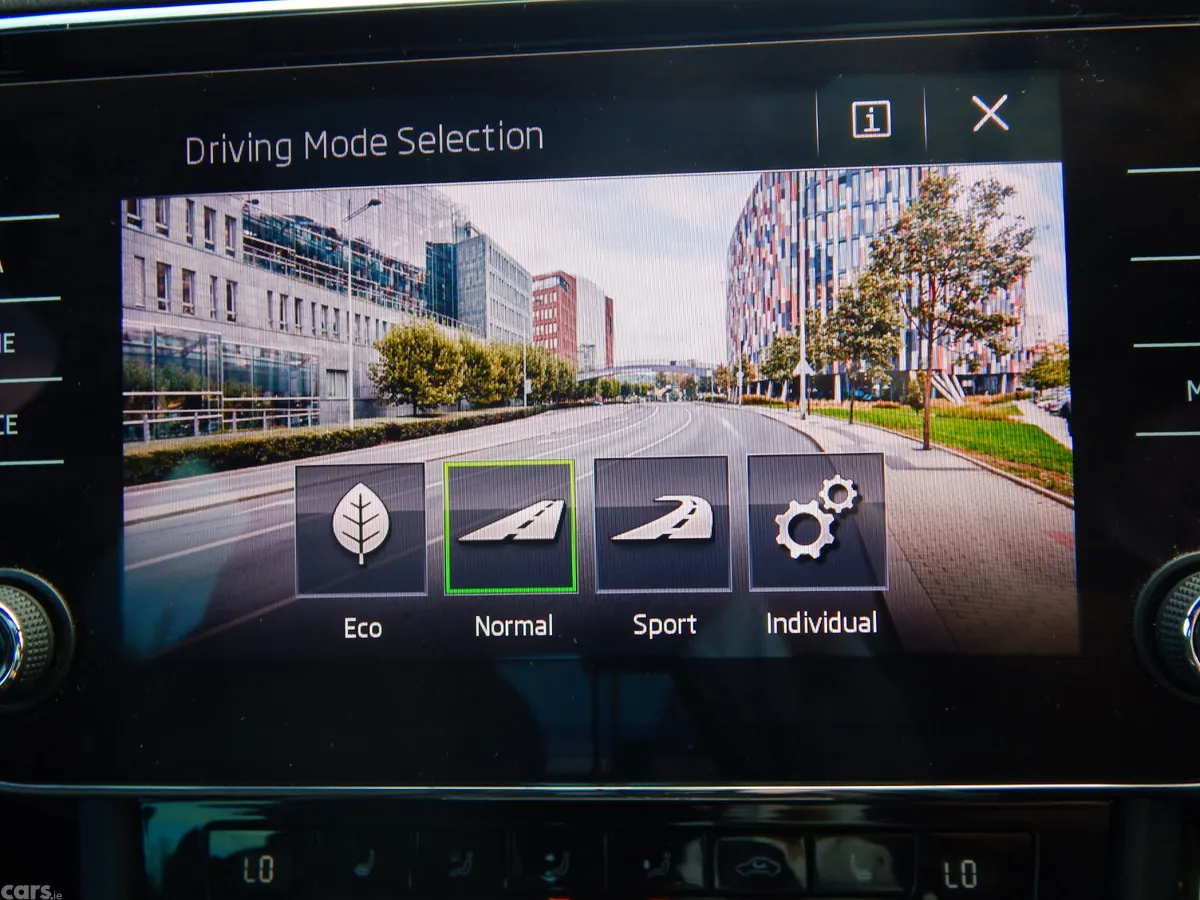 Skoda Superb Saloon, Diesel, 2019, Grey