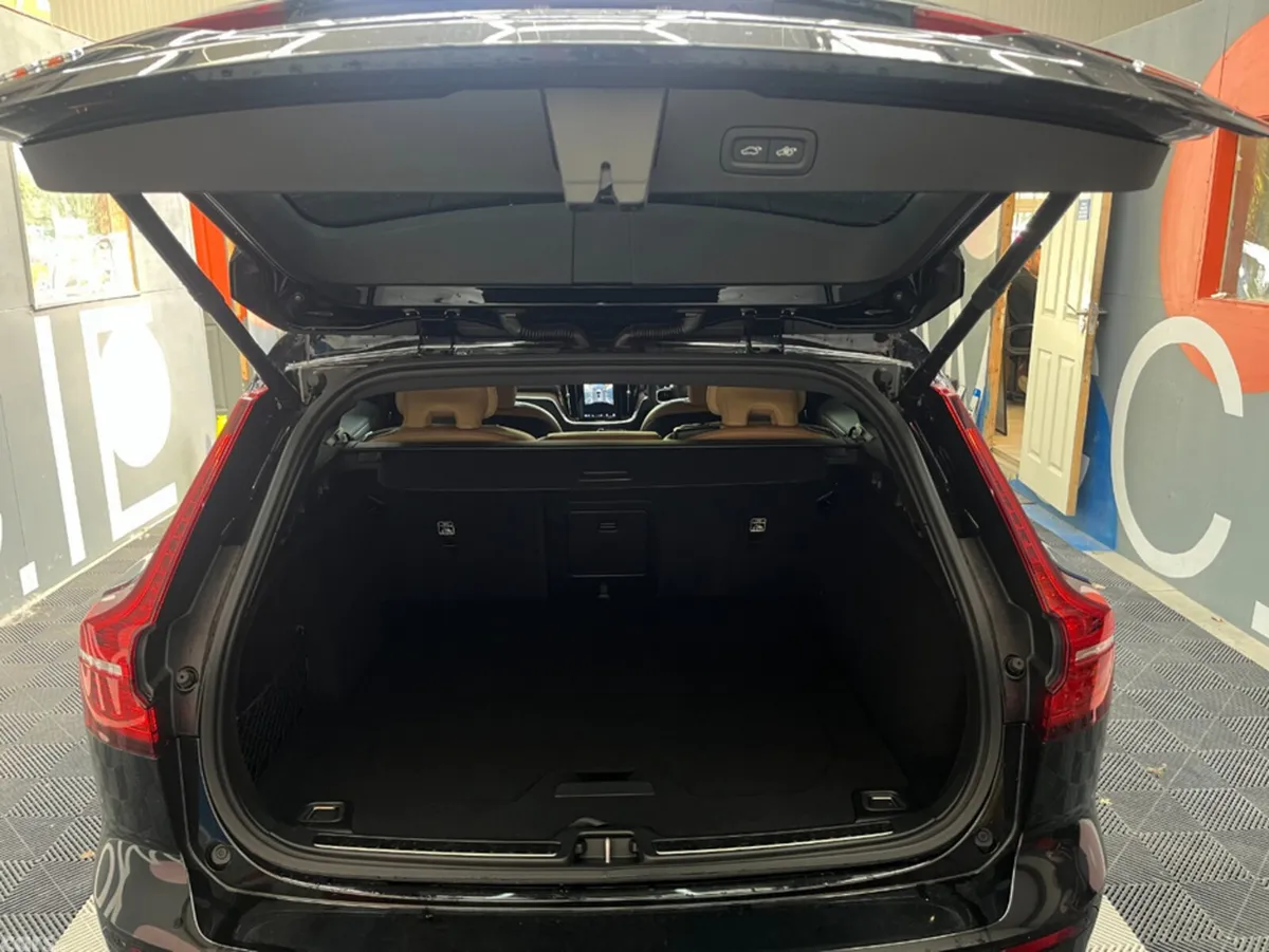 Volvo V60 Estate, Petrol Hybrid, 2024, Black