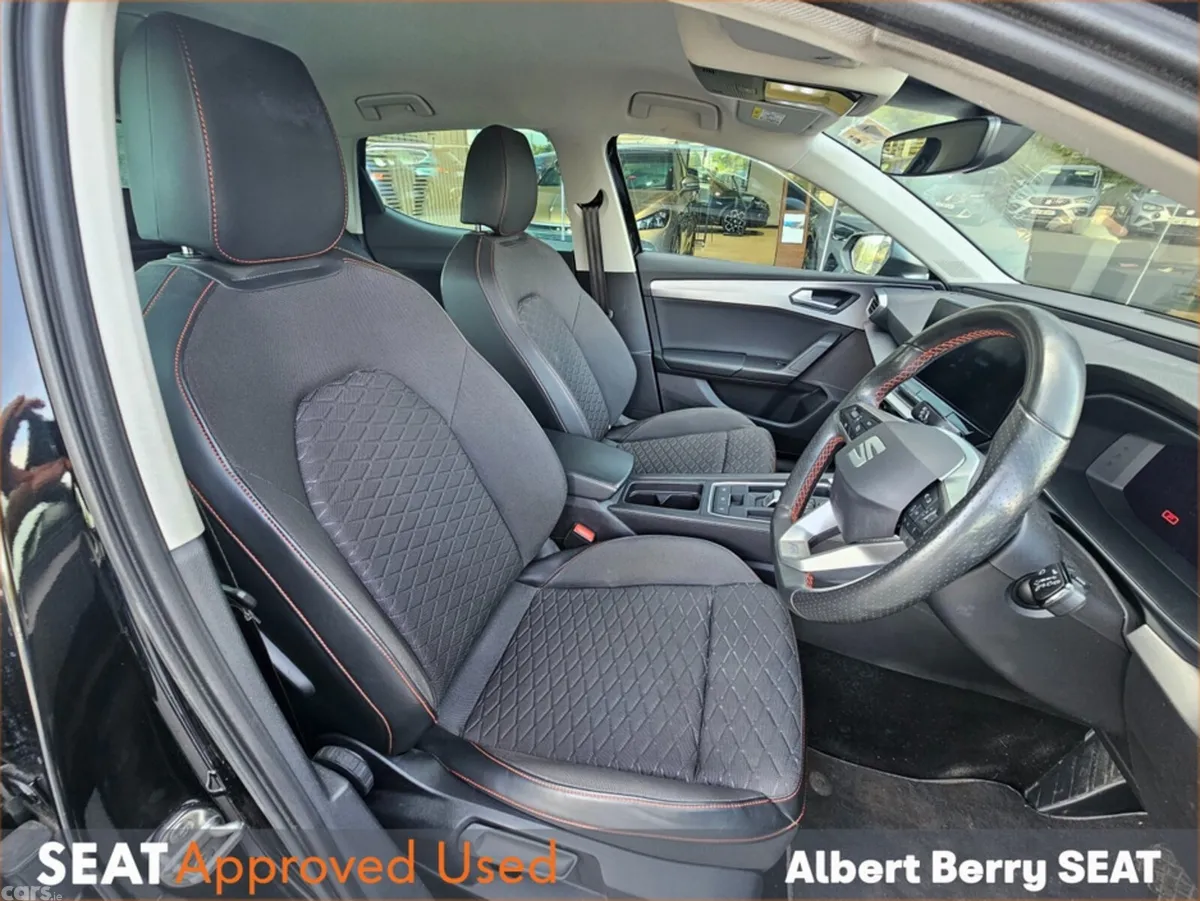 SEAT Leon Hatchback, Petrol Plug-in Hybrid, 2021, Black