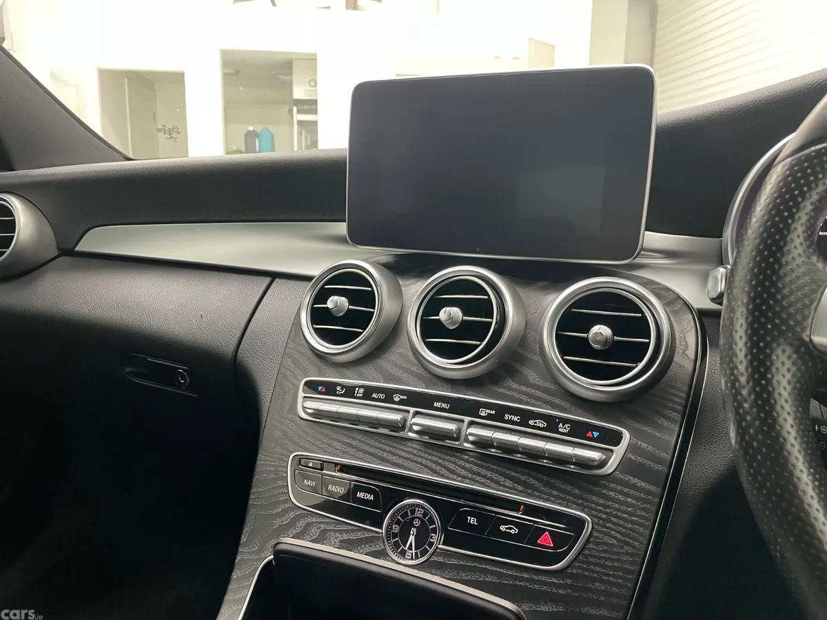 Mercedes-Benz 220 Saloon, Diesel, 2018, White