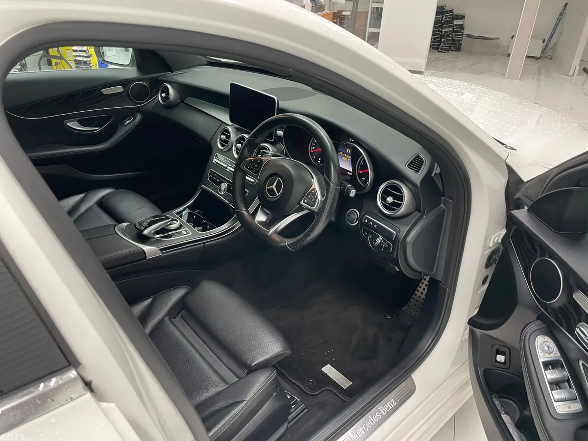 Mercedes-Benz 220 Saloon, Diesel, 2018, White