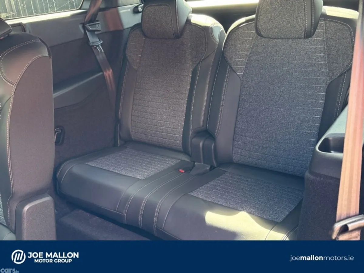 Peugeot 5008 MPV, Electric, 2026, Grey