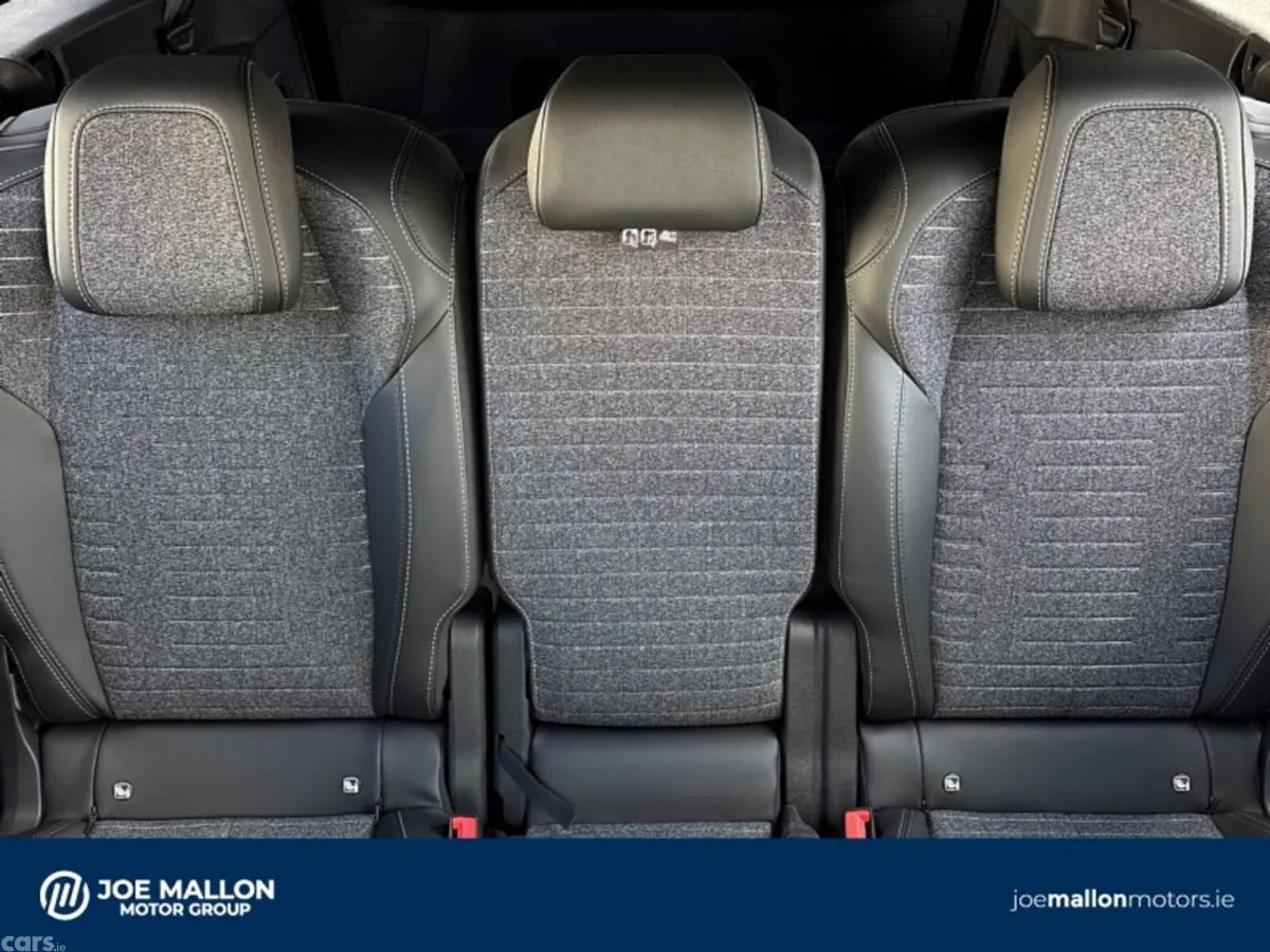 Peugeot 5008 MPV, Electric, 2026, Grey